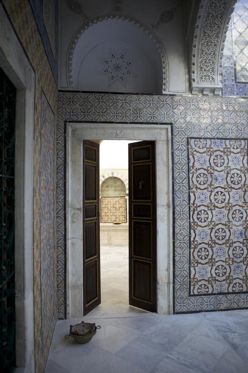 Palais Bayram Hotell Tunis Eksteriør bilde Entrance to the hammam