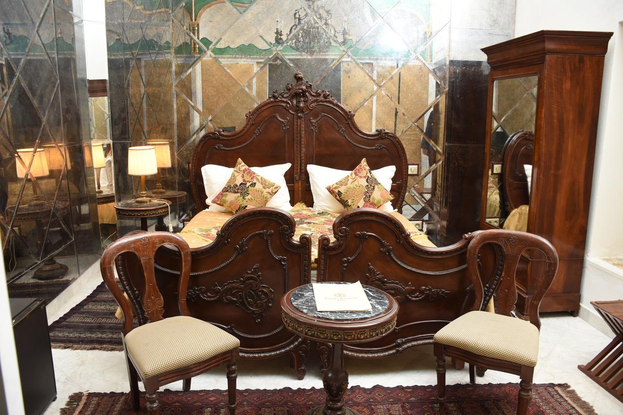 Palais Bayram Hotell Tunis Eksteriør bilde Antique furniture