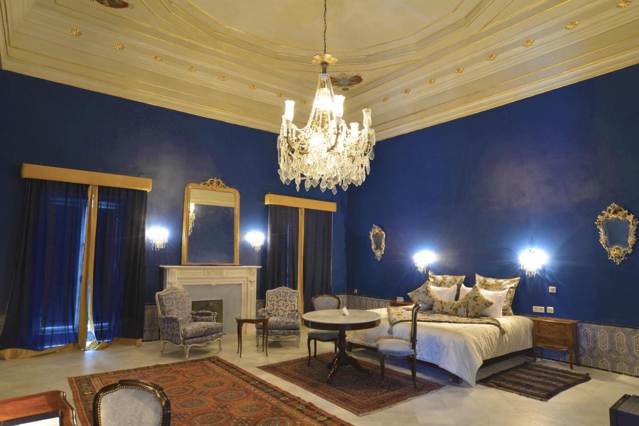 Palais Bayram Hotell Tunis Eksteriør bilde A bedroom at the palace