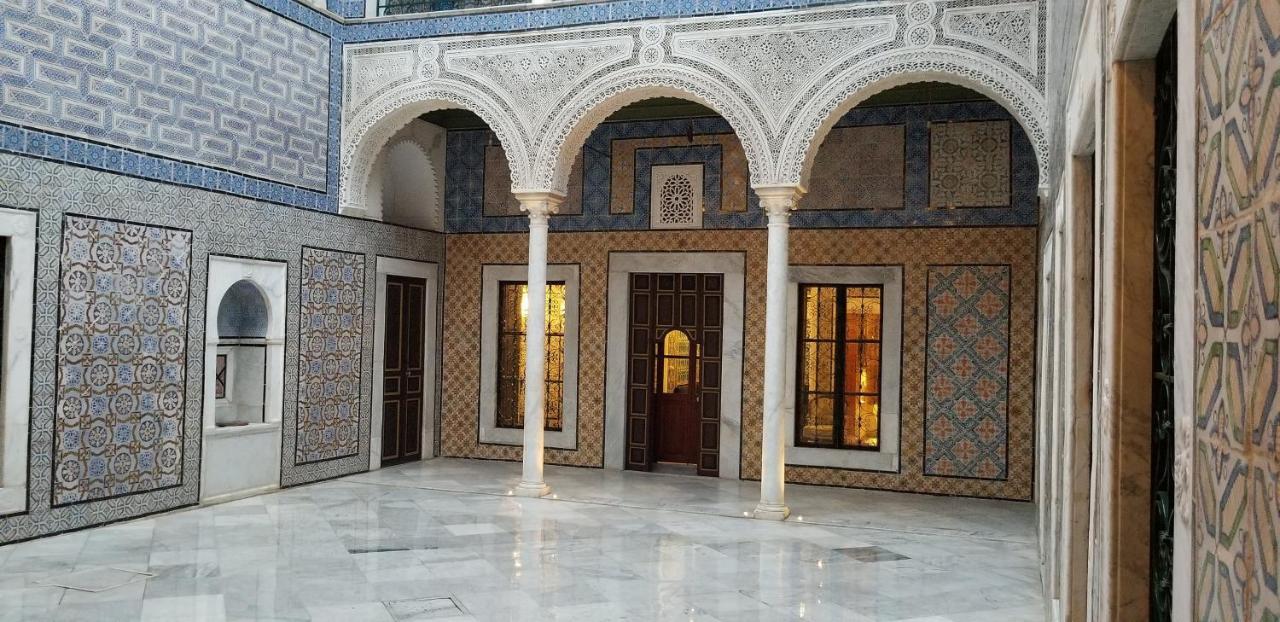 Palais Bayram Hotell Tunis Eksteriør bilde The courtyard of the palace