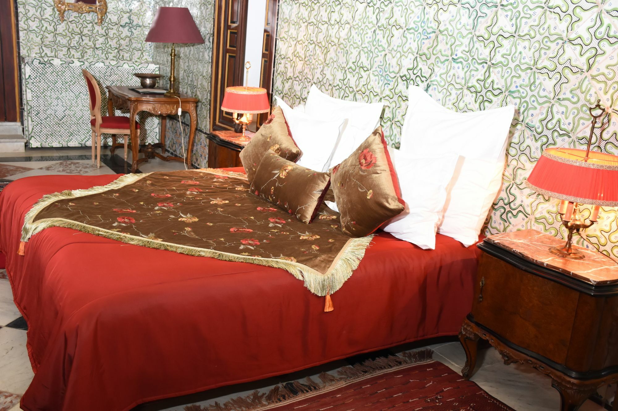 Palais Bayram Hotell Tunis Eksteriør bilde A bedroom at the hotel